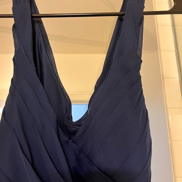 David's Bridal Mesh Long Dress with Crisscross Back (Marine) size 4 - Picture 3 of 4